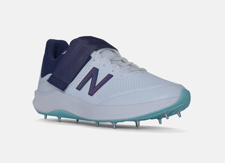 New Balance CK4040 J5 Metal Spike Cricket Shoes